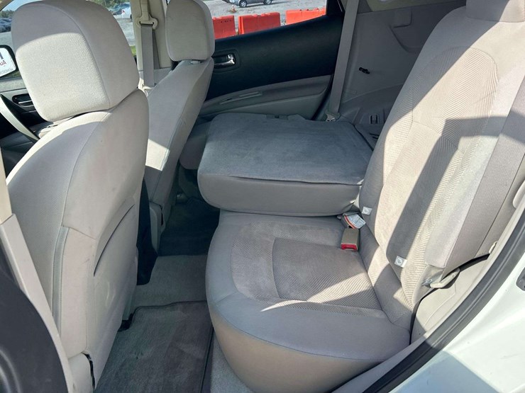 2014-nissan-rogue-image-15