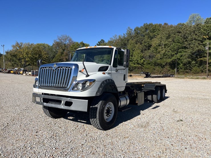 2012-international-7600-image-2