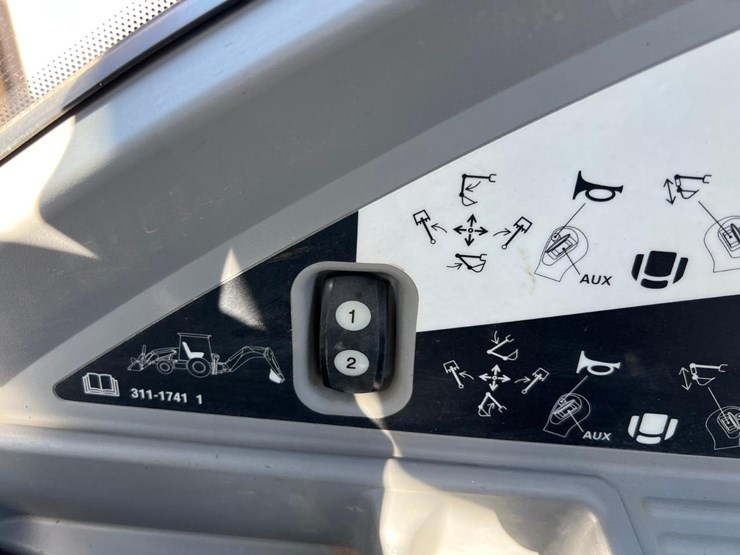 caterpillar-430e-image-35