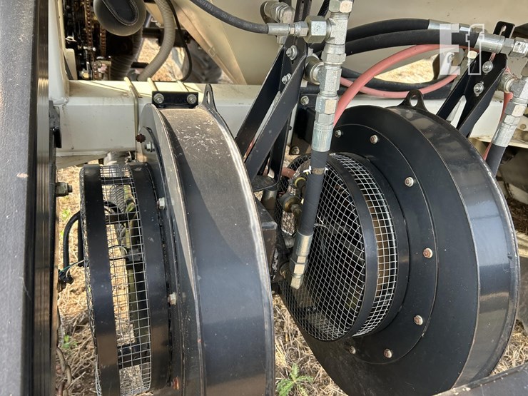 2008-bourgault-5710-59-image-40