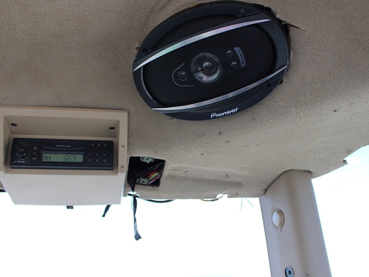 john-deere-8320-image-82