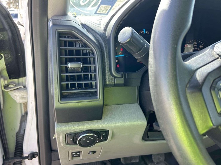 2017-ford-f150-image-15