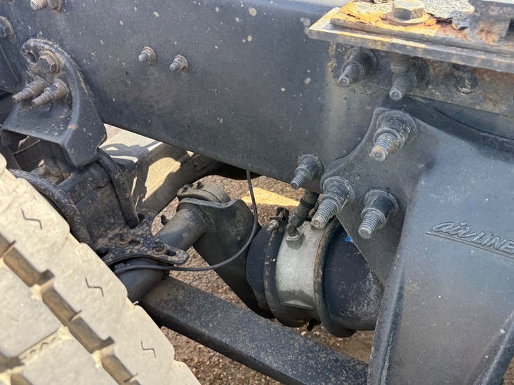 2015-freightliner-cascadia-113-image-28