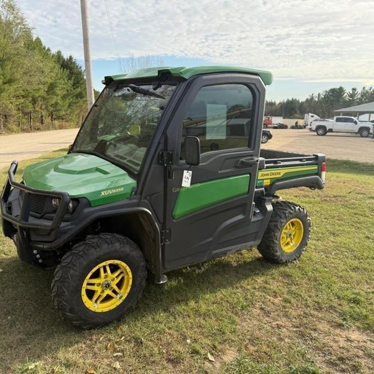 2021 JOHN DEERE GATOR