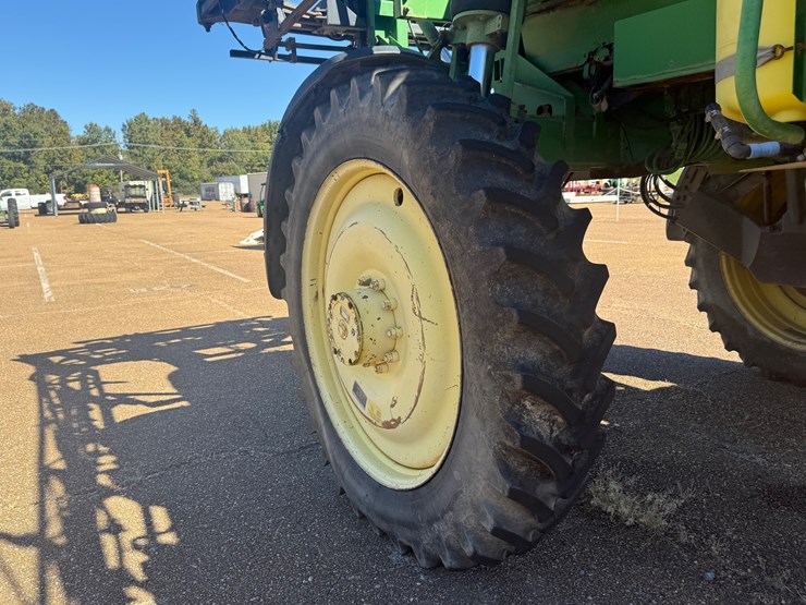 john-deere-4710-image-72