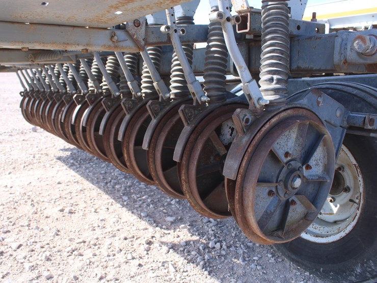 #2013-•-26-ft-crustbuster-grass-drill-image-17