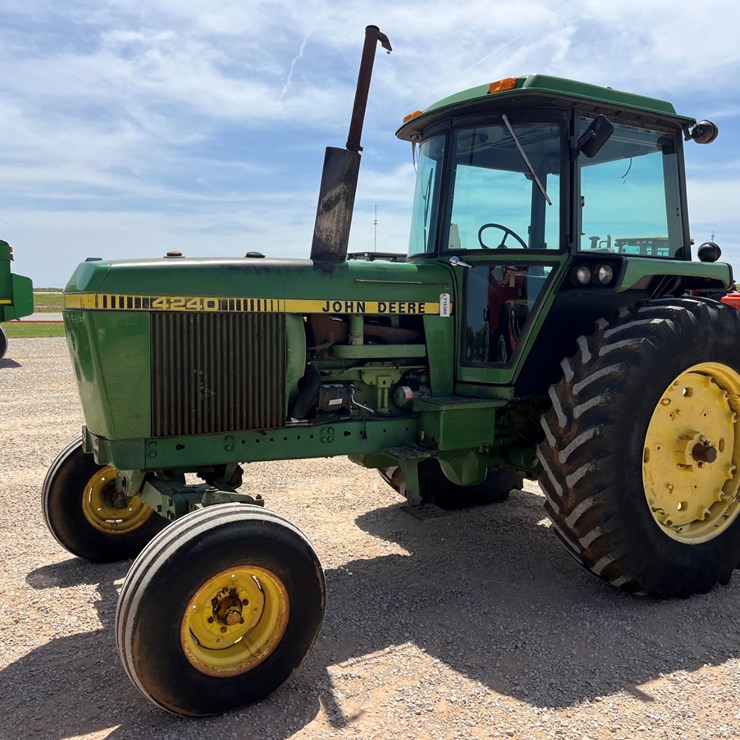 1979 JOHN DEERE 4240