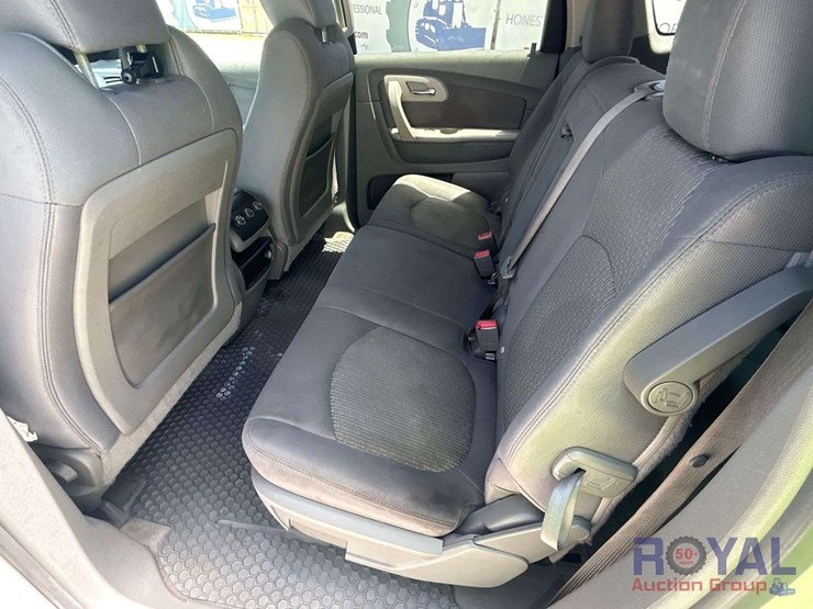 2009-chevrolet-traverse-ls-image-17