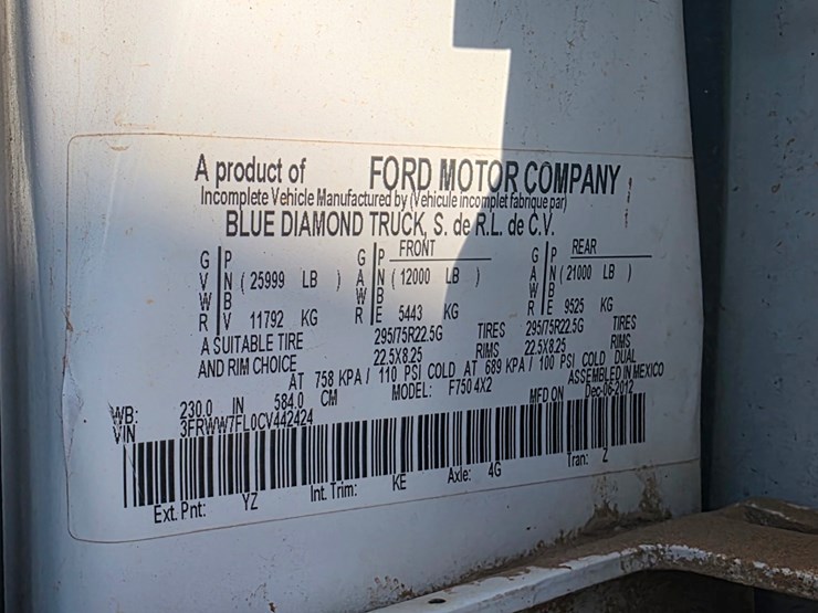 2012-ford-f750-image-2