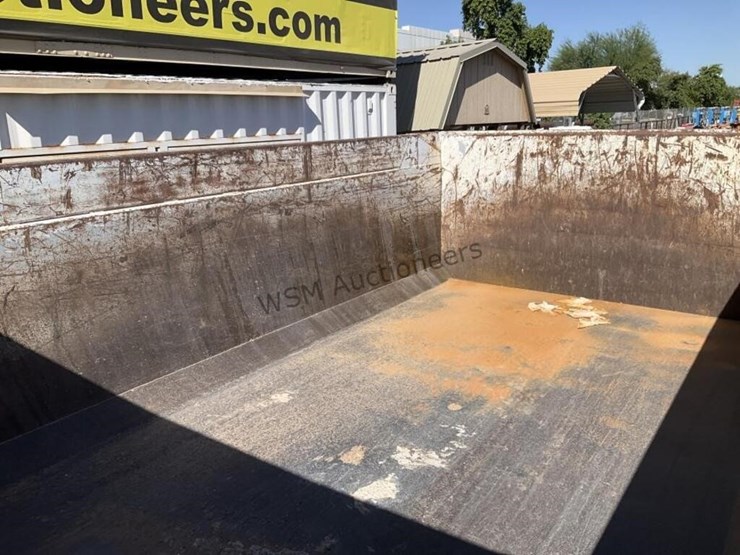 2003-freightliner-fl80-image-12