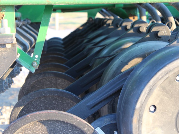 john-deere-1590-image-31