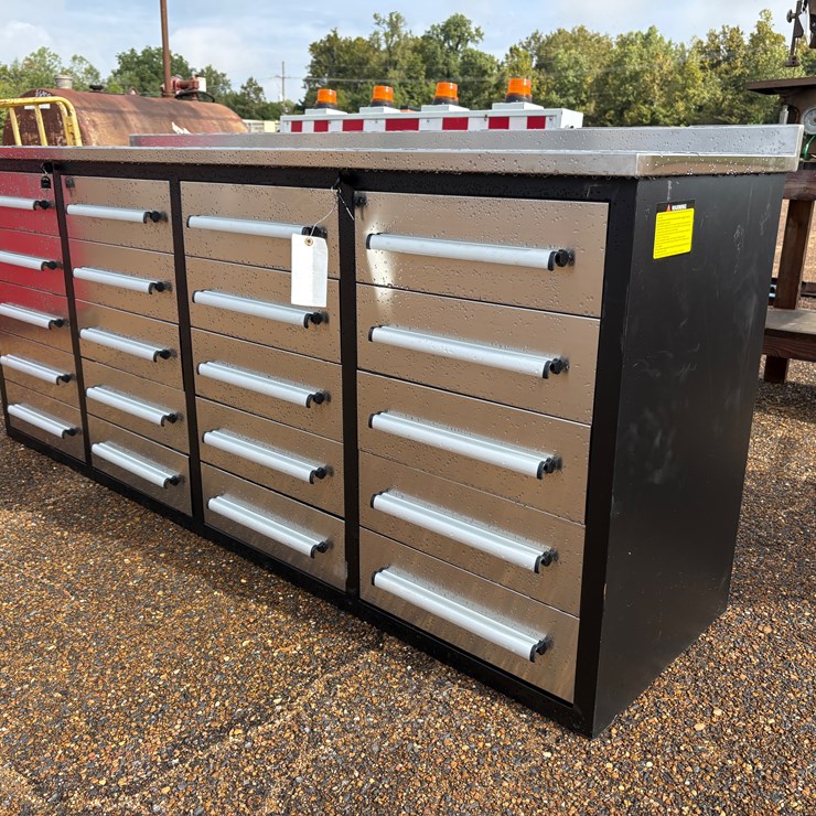 #6934 • Metal Work Bench with Drawers
