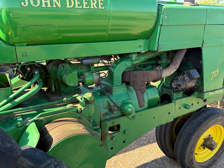 john-deere-70-image-13