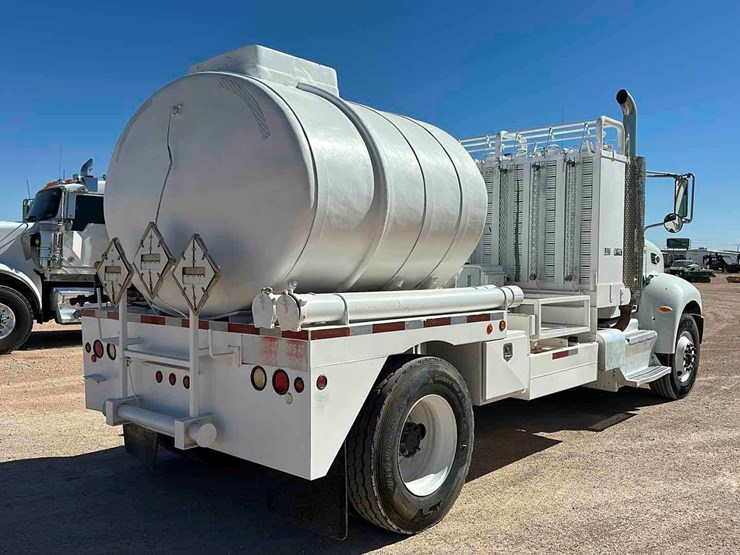 2012-peterbilt-337-image-3