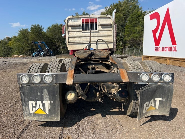 kenworth-t/a-day-cab-road-tractor-image-3