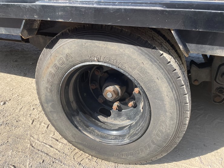 #1010-•-2023-pj-trailers-26'-tandem-dual-axle-deck-over-trailer,-(has-title)-image-33