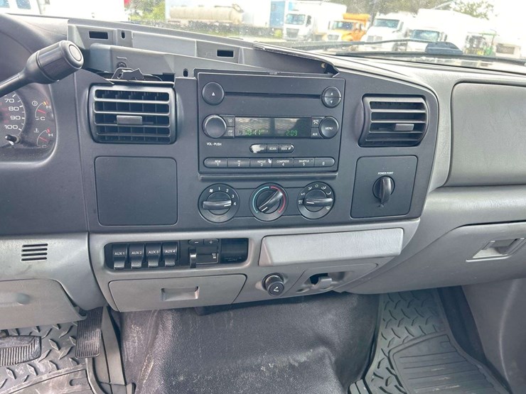 2007-ford-f550-image-14