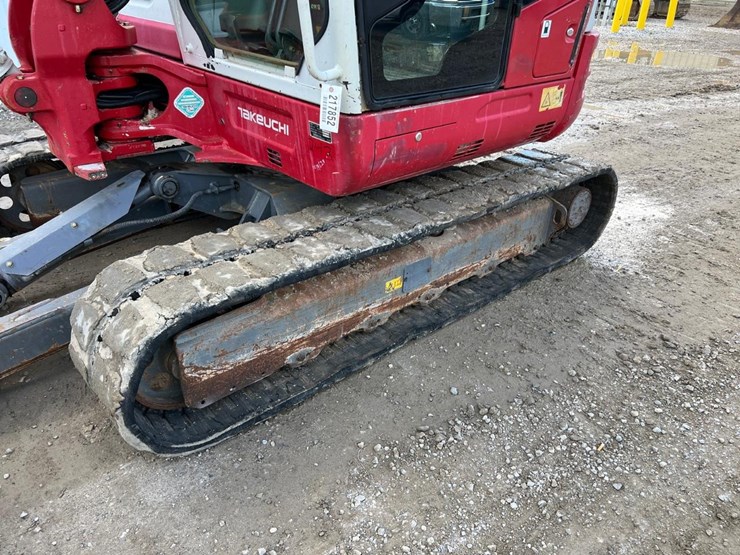 2017-takeuchi-tb260-image-15