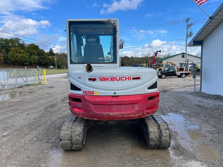 2017-takeuchi-tb260-image-4