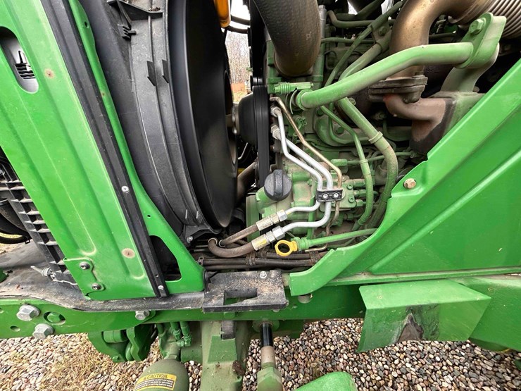2013-john-deere-6150r-image-22