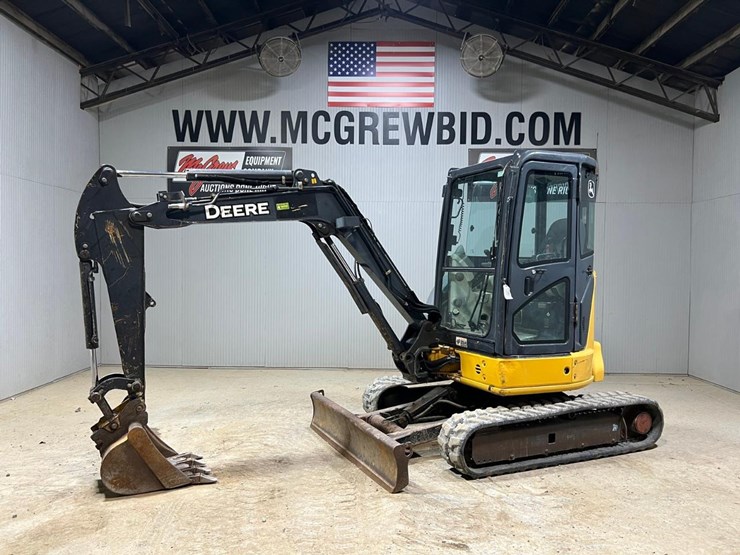 2015-deere-35g-image-1