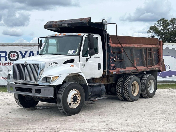 2003-international-7400-image-1