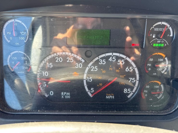 2020-freightliner-m2-26'-box-truck-image-20