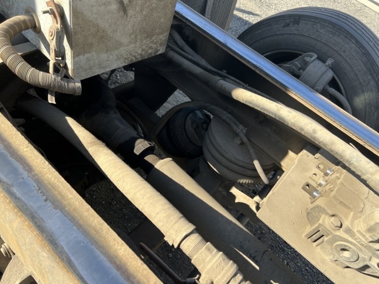 2009-international-7600-image-31