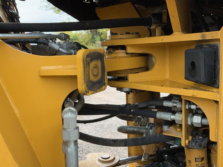 2013-caterpillar-924k-image-44