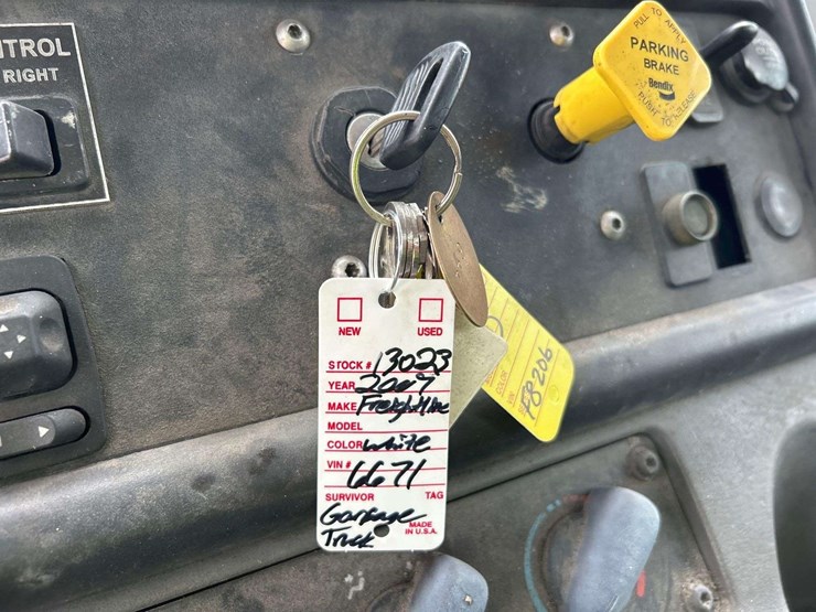 2007-freightliner-m2-106-medium-duty-pac-man-rl10-10-cuyd-refuse-garbage-truck-image-25