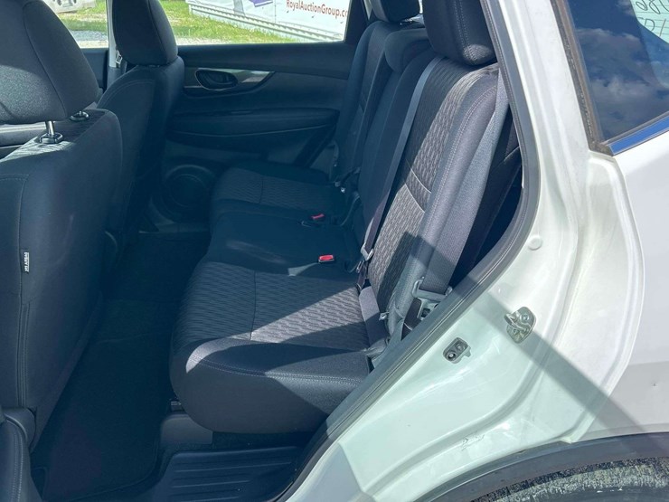 2020-nissan-rogue-image-17