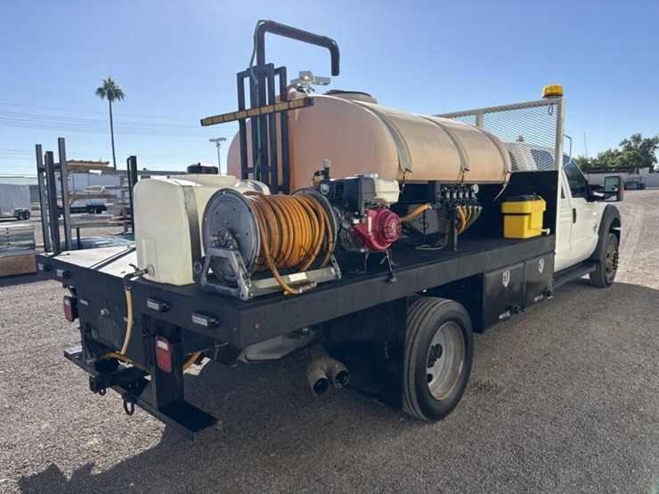 2013-ford-f550-image-5