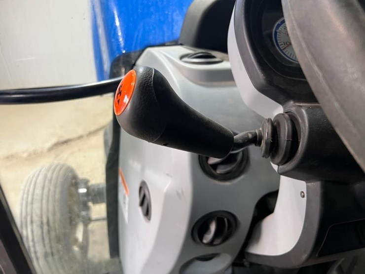 new-holland-t4.75-image-21