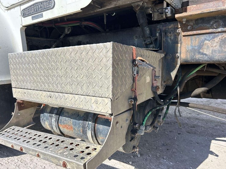 1996-freightliner-fld112sd-t/a-dump-truck-image-31