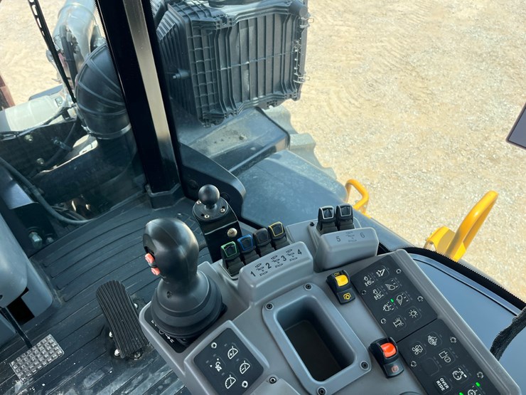 2023-versatile-430-image-23