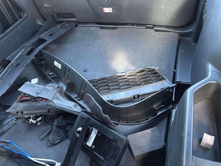 2018-ford-explorer-image-26