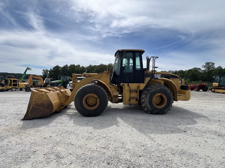 2004-caterpillar-962g-image-2