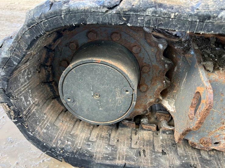 2017-takeuchi-tb260-image-22