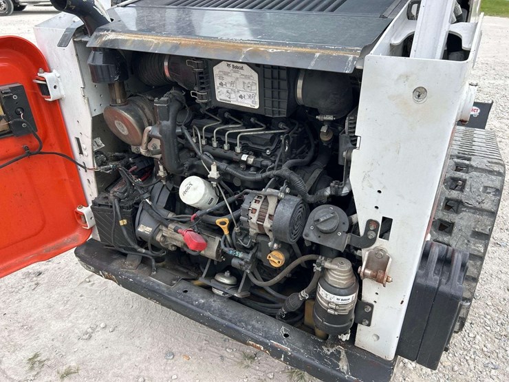 2020-bobcat-t595-image-7
