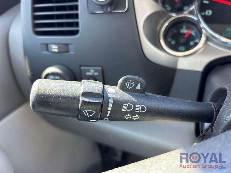 2013-chevrolet-silverado-3500-image-13