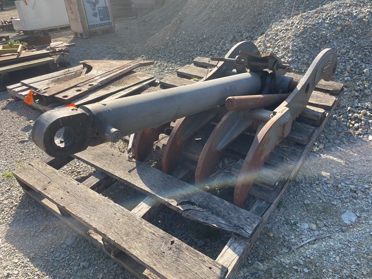 #1029-•-strickland-excavator-thumb-image-1