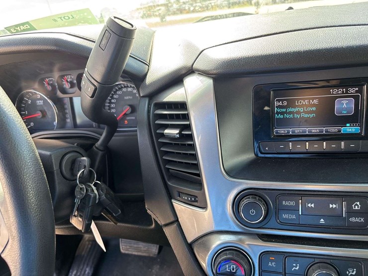 2016-chevrolet-tahoe-image-15