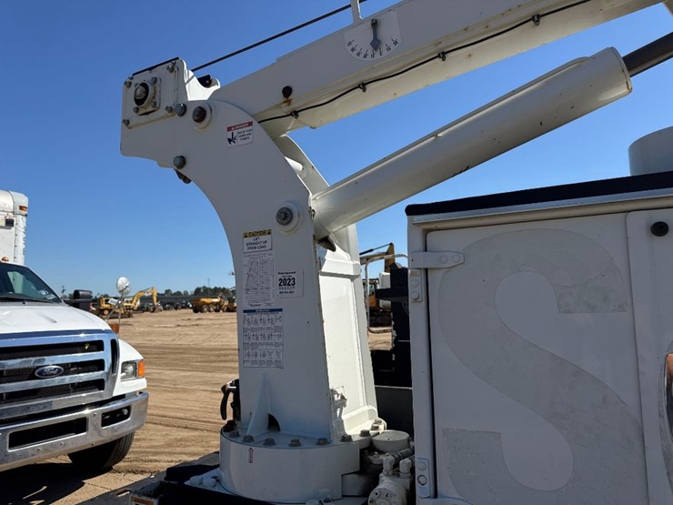 2017-ford-f550-xl-image-27