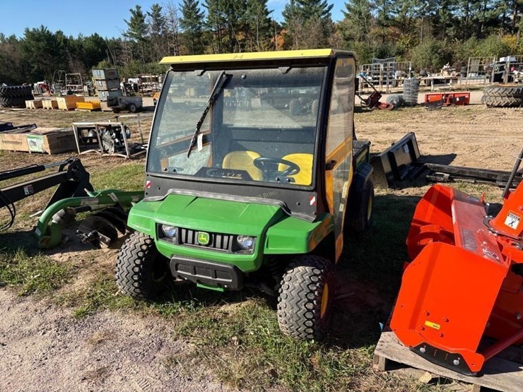 john-deere-gator-image-2