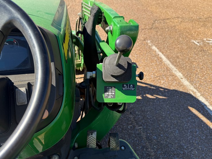 john-deere-3025e-image-27