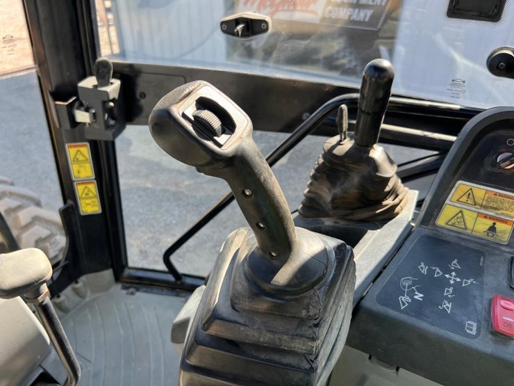 caterpillar-430e-image-30