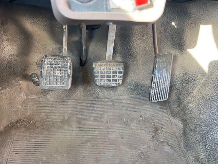 1996-ford-f-series-flatbed-truck-image-32