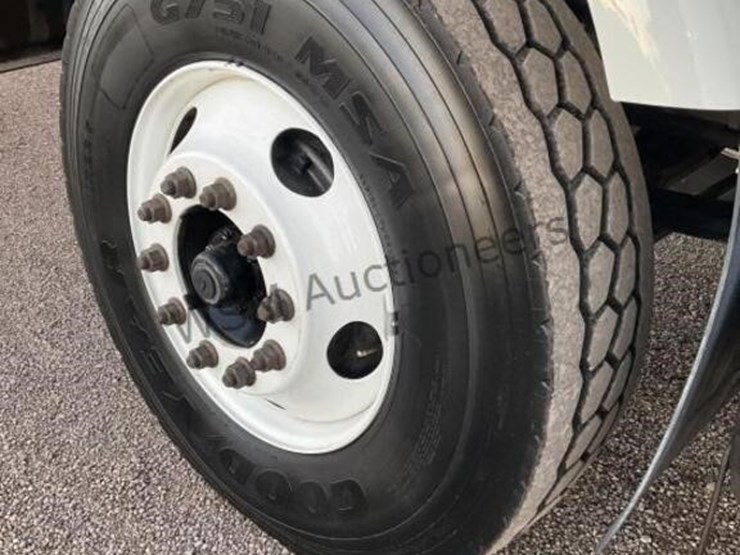 2008-international-7400-image-9