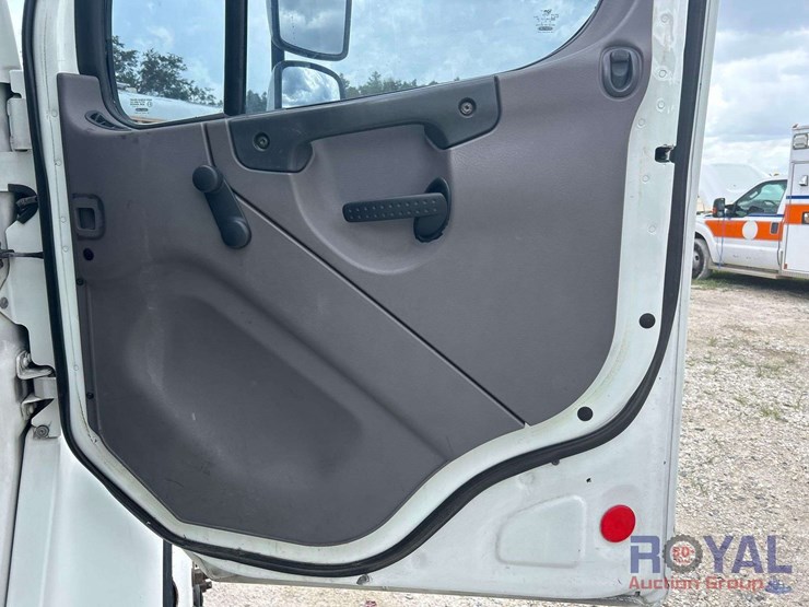 2012-freightliner-m2-106-asphalt-pothole-patcher-truck-image-35