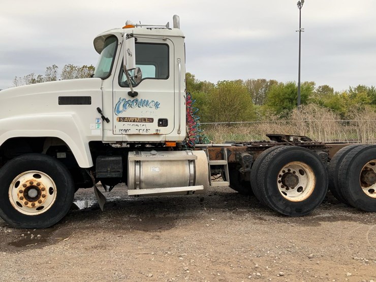 2004-mack-chn613-image-2